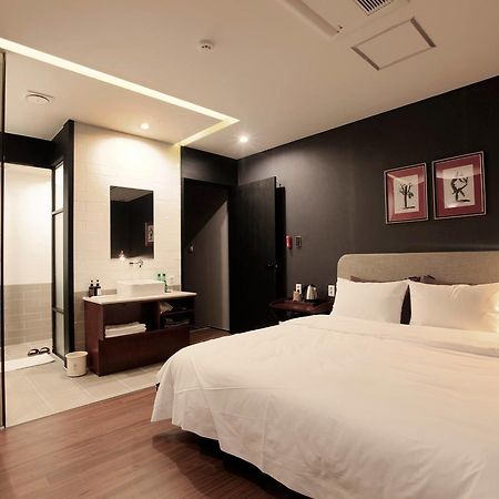 Brown-Dot Hotel Gupo 釜山広域市 エクステリア 写真
