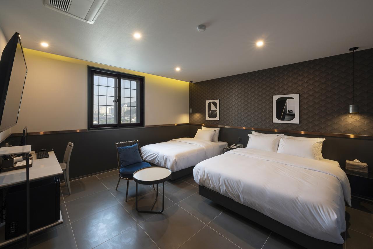 Brown-Dot Hotel Gupo 釜山広域市 エクステリア 写真